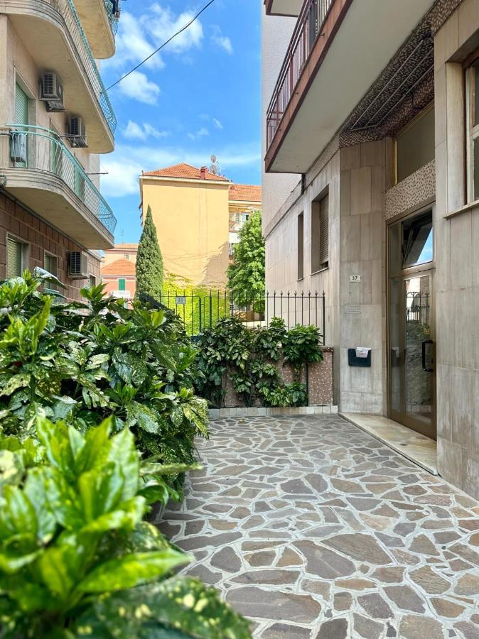 Hostdomus - Casa Corallo Alassio Esterno foto